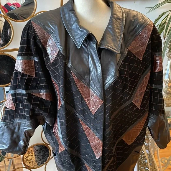 Vintage leather & Suede Coat. - Picture 2 of 5